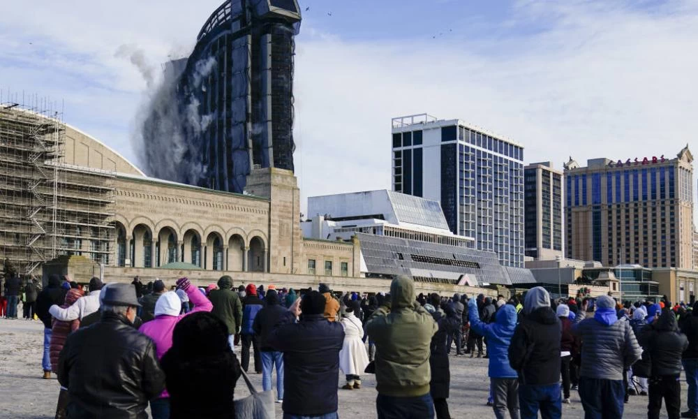 Κατεδαφίστηκε το Trump Plaza στo Νιού Τζέρσεϊ - 34 όροφοι έπεσαν σε δευτερόλεπτα